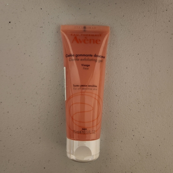 Avene Gentle Exfoliating Gel For All Sensitive Skin 2.5 oz 75ml - Sealed NEW - Picture 1 of 4